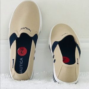 I am selling a dressing shoe. A size 2 for kids.